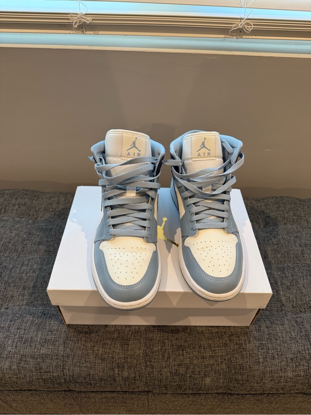 Women’s Nike Jordan High Mid Sneakers Colorblock - Picture 3 of 6